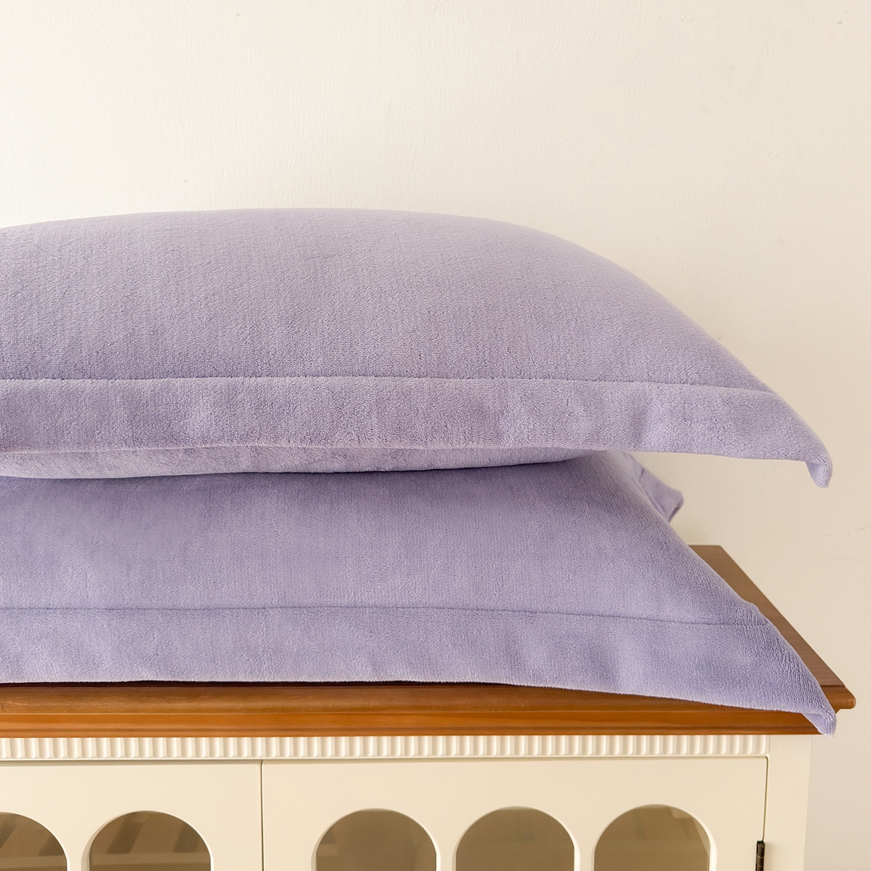 91家纺网 家纺一手货源 找家纺 好阁家纺 2025新款200克牛奶绒纯色枕套 葡萄紫