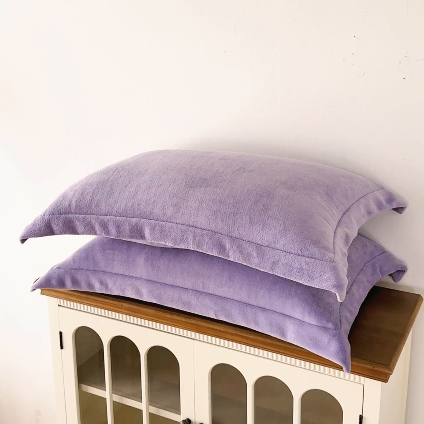 91家纺网 家纺一手货源 找家纺 好阁家纺 2025新款200克牛奶绒纯色枕套 葡萄紫