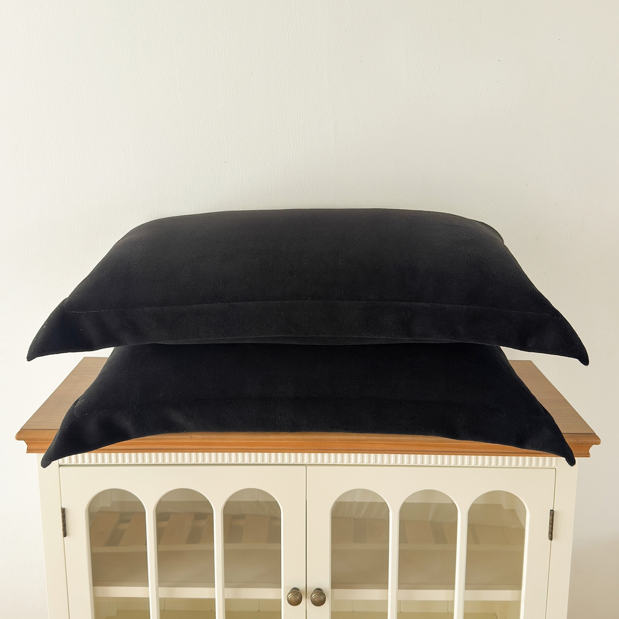 91家纺网 家纺一手货源 找家纺 好阁家纺 2025新款200克牛奶绒纯色枕套 石墨