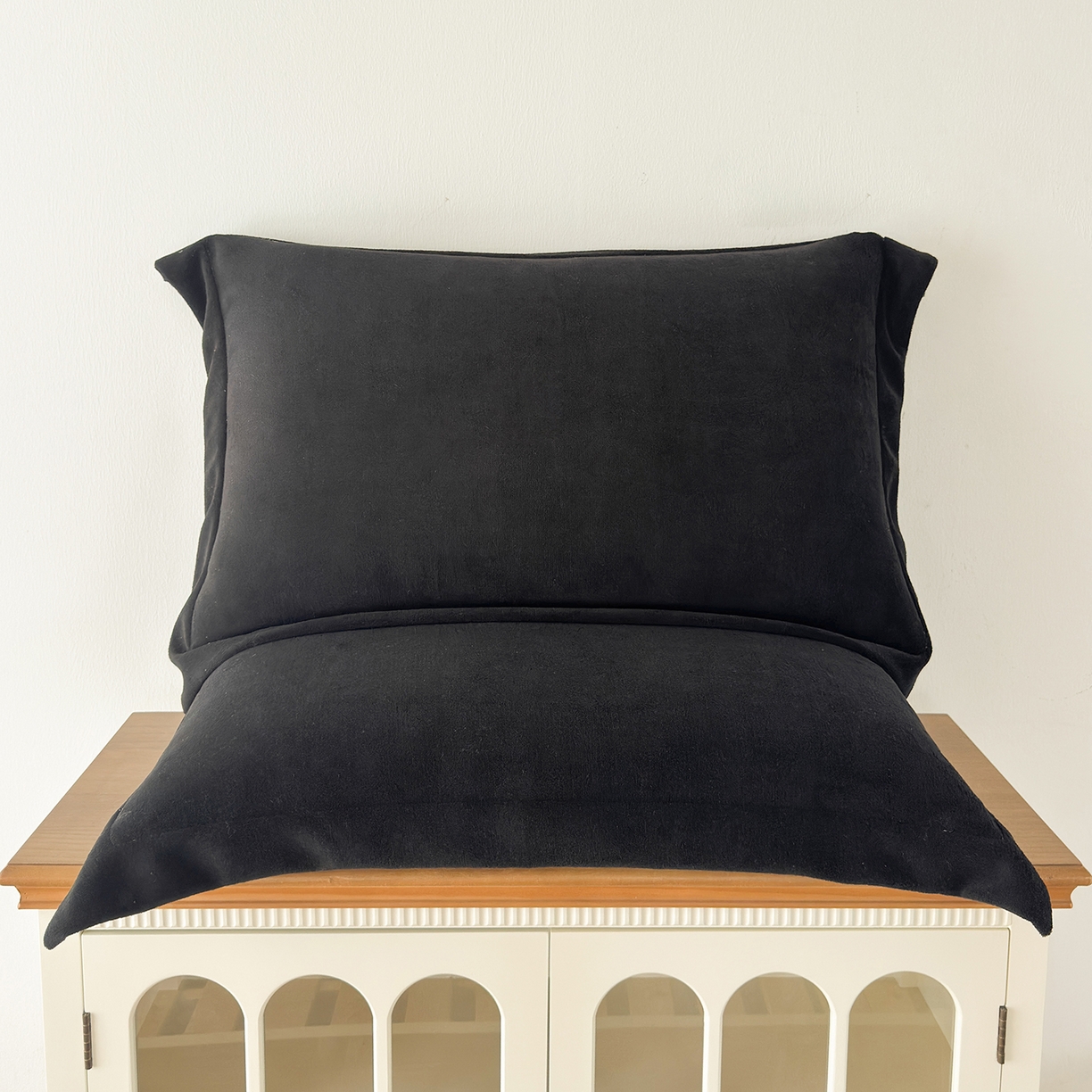 91家纺网 家纺一手货源 找家纺 好阁家纺 2025新款200克牛奶绒纯色枕套 石墨