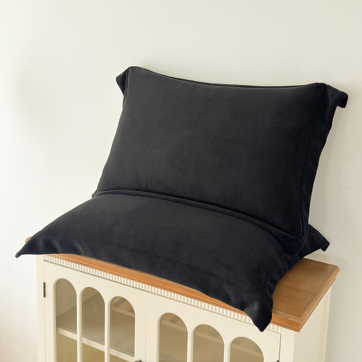 91家纺网 家纺一手货源 找家纺 好阁家纺 2025新款200克牛奶绒纯色枕套 石墨