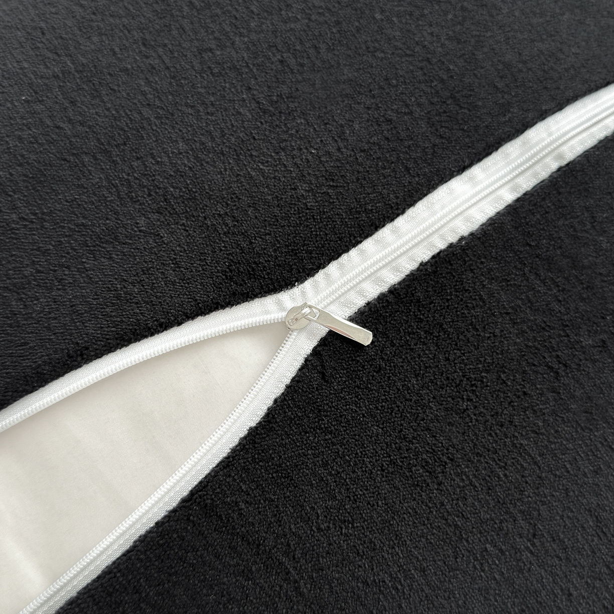 91家纺网 家纺一手货源 找家纺 好阁家纺 2025新款200克牛奶绒纯色枕套 石墨