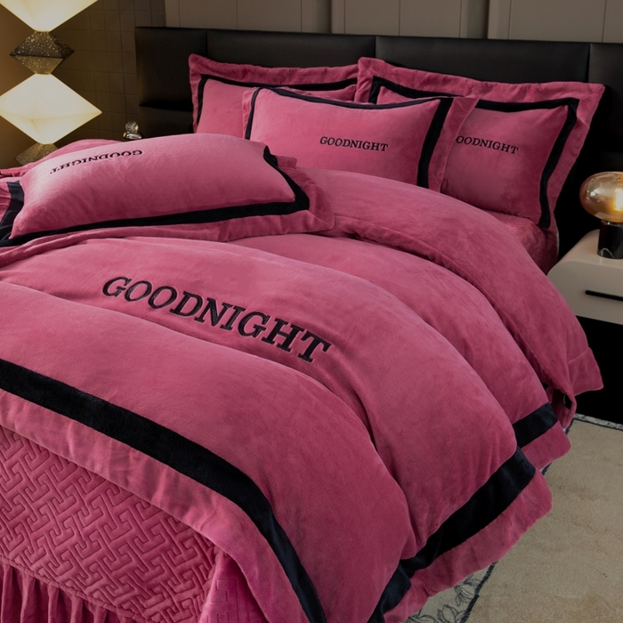 （总）畅畅家纺 2025新款亲肤舒适双拼牛奶绒纯色绣花床盖四件套