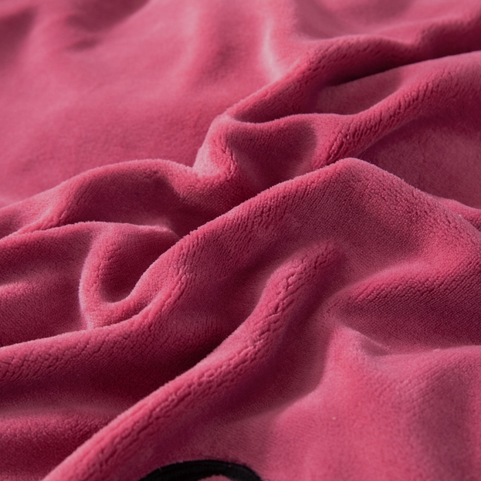 91家纺网 家纺一手货源 找家纺 （总）畅畅家纺 2025新款亲肤舒适双拼牛奶绒纯色绣花床盖四件套