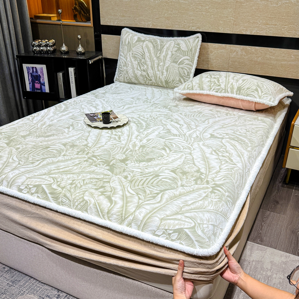 91家纺网 家纺一手货源 找家纺 （总）ME/ERA HOME寐时代 2025新款牛奶绒雕花兔毛绒包边床笠