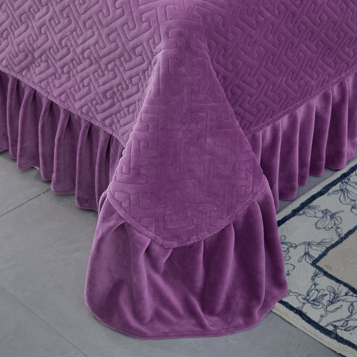 91家纺网 家纺一手货源 找家纺 畅畅家纺 2025新款亲肤舒适双拼牛奶绒纯色绣花床盖四件套 紫色