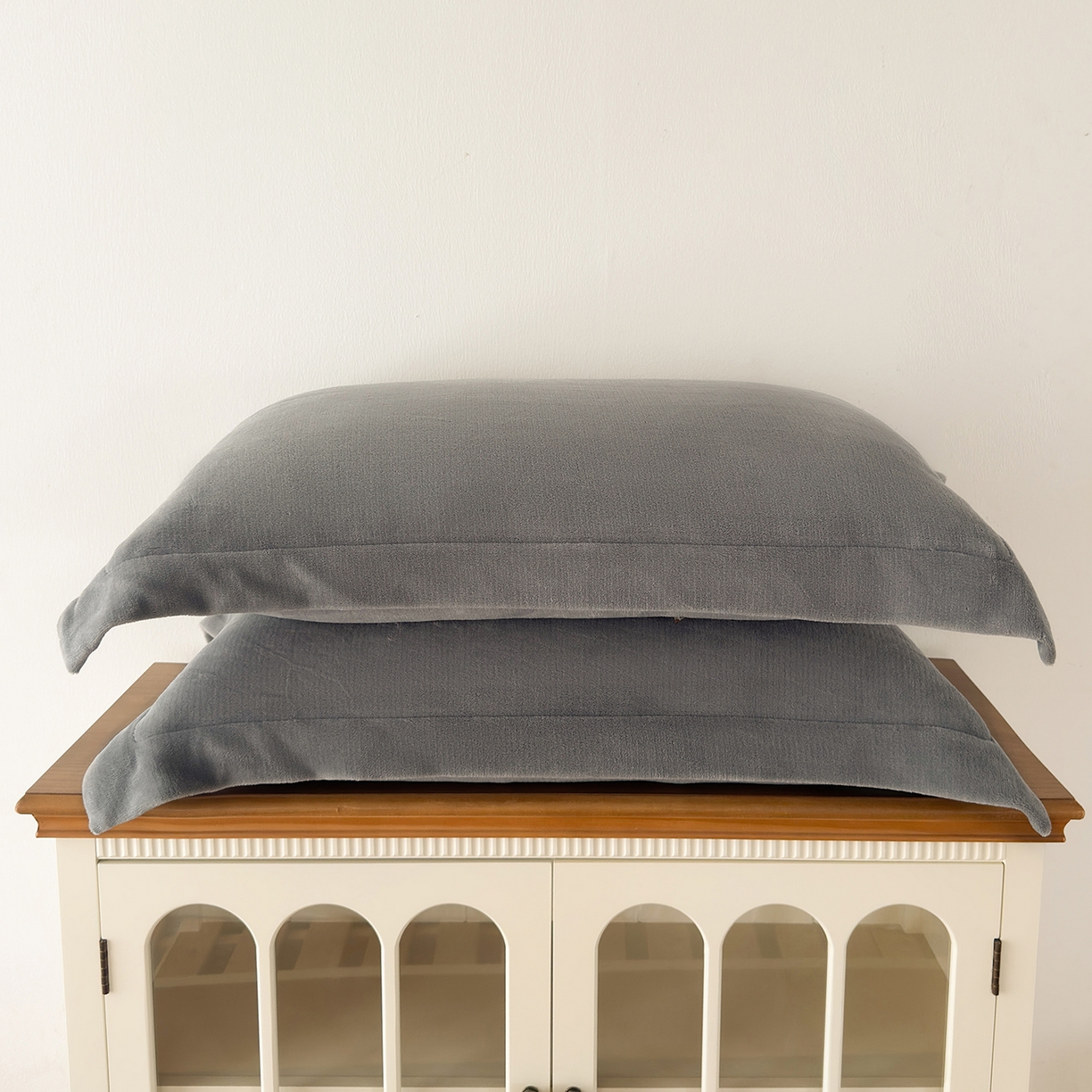 91家纺网 家纺一手货源 找家纺 好阁家纺 2025新款200克牛奶绒纯色枕套 星空灰