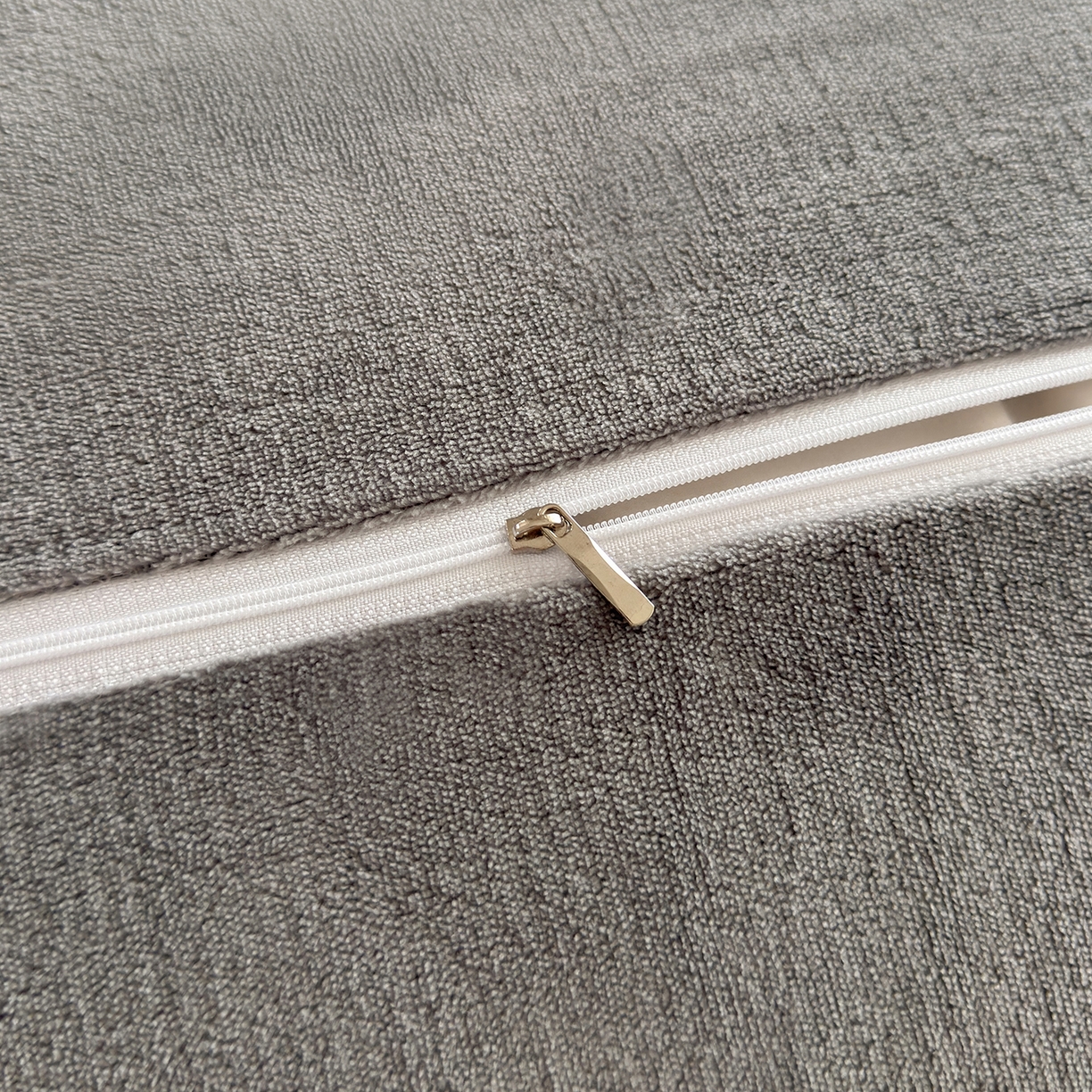 91家纺网 家纺一手货源 找家纺 好阁家纺 2025新款200克牛奶绒纯色枕套 星空灰