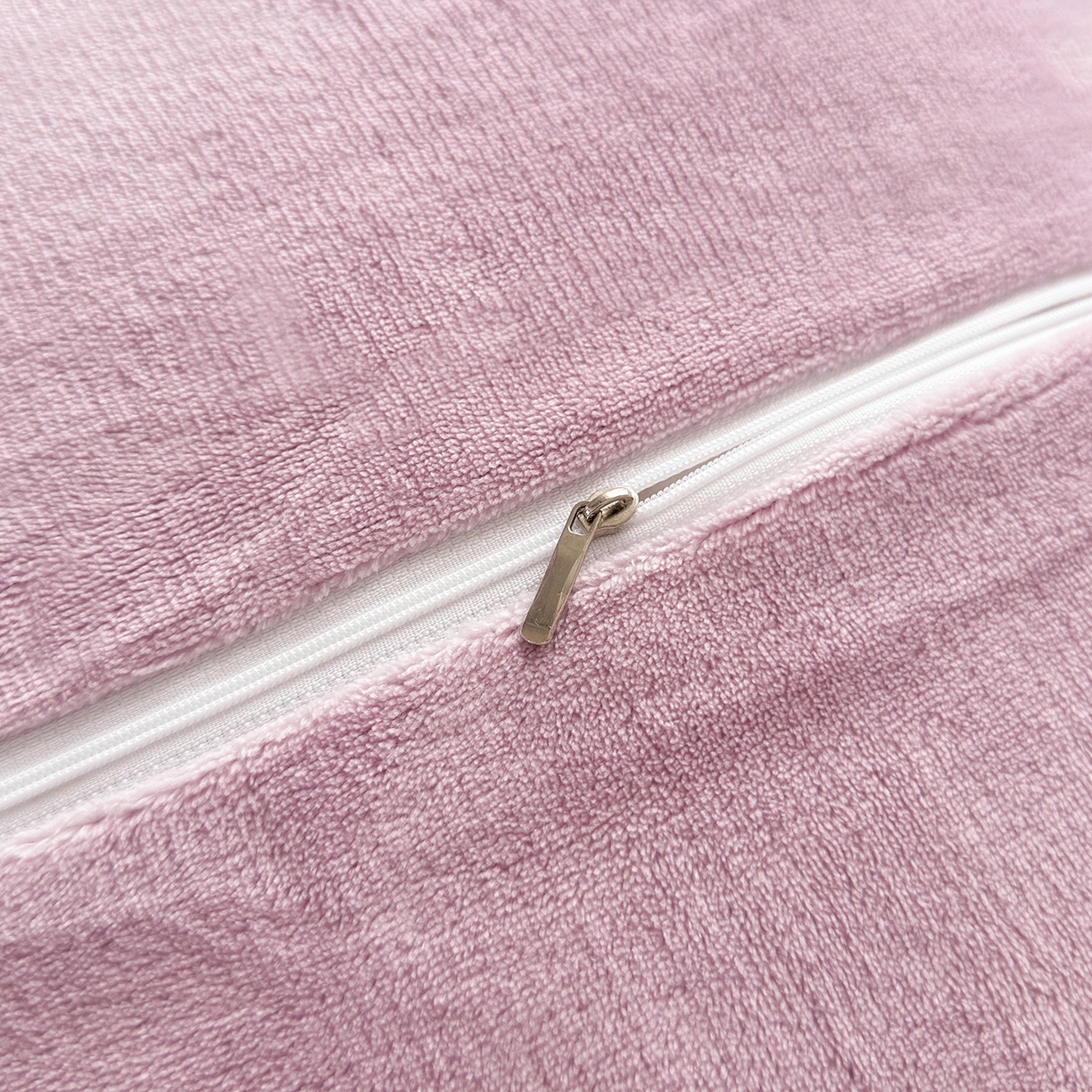 91家纺网 家纺一手货源 找家纺 好阁家纺 2025新款200克牛奶绒纯色枕套 芋泥紫