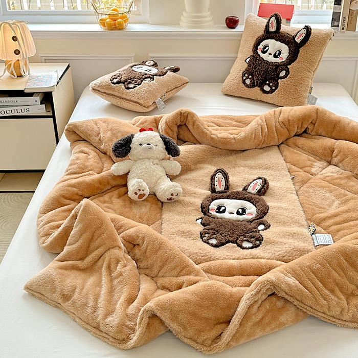 91家纺网 家纺一手货源 找家纺 古本家居 2025新款圆滚滚抱枕被 圆滚滚驼