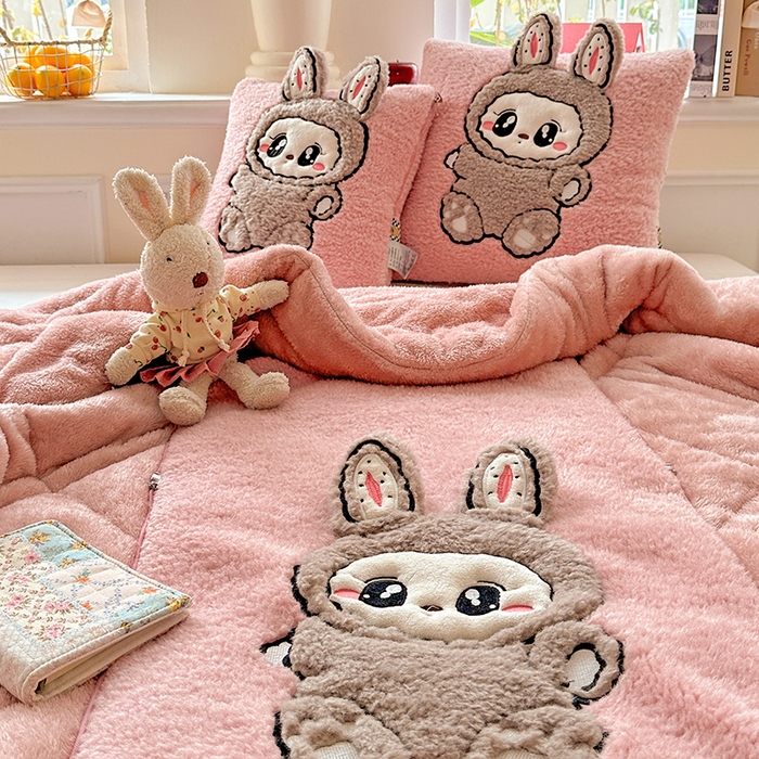 91家纺网 家纺一手货源 找家纺 古本家居 2025新款圆滚滚抱枕被 圆滚滚粉