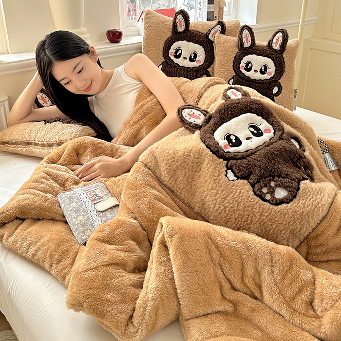 91家纺网 家纺一手货源 找家纺 古本家居 2025新款圆滚滚抱枕被 圆滚滚驼