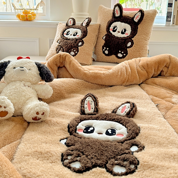 91家纺网 家纺一手货源 找家纺 古本家居 2025新款圆滚滚抱枕被 圆滚滚驼