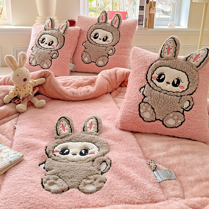 91家纺网 家纺一手货源 找家纺 古本家居 2025新款圆滚滚抱枕被 圆滚滚粉