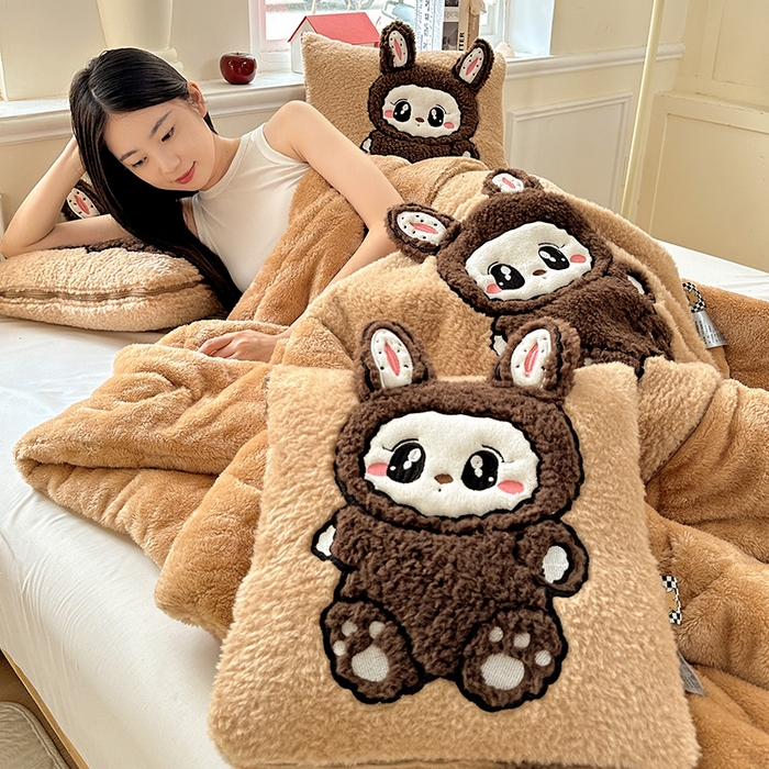 91家纺网 家纺一手货源 找家纺 古本家居 2025新款圆滚滚抱枕被 圆滚滚驼