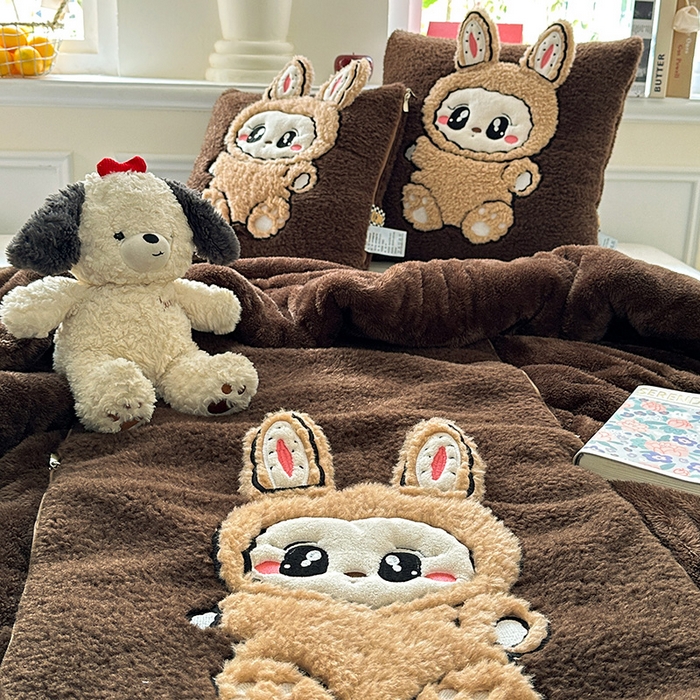 91家纺网 家纺一手货源 找家纺 古本家居 2025新款圆滚滚抱枕被 圆滚滚咖