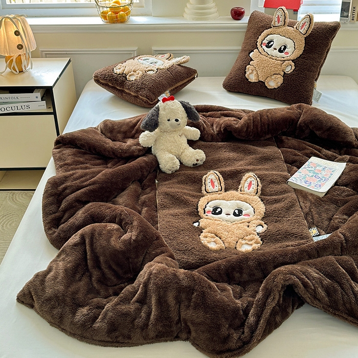 91家纺网 家纺一手货源 找家纺 古本家居 2025新款圆滚滚抱枕被 圆滚滚咖