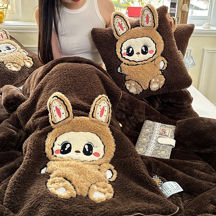 91家纺网 家纺一手货源 找家纺 古本家居 2025新款圆滚滚抱枕被 圆滚滚咖