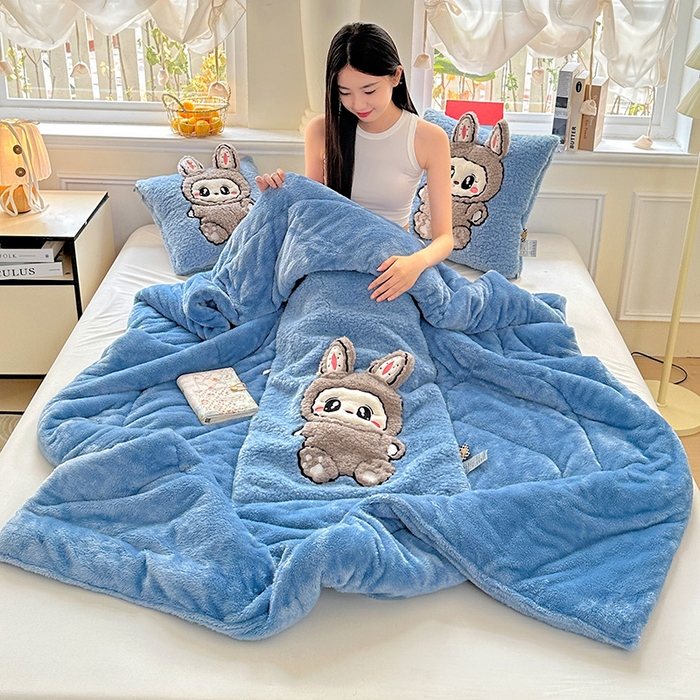 91家纺网 家纺一手货源 找家纺 古本家居 2025新款圆滚滚抱枕被 圆滚滚蓝