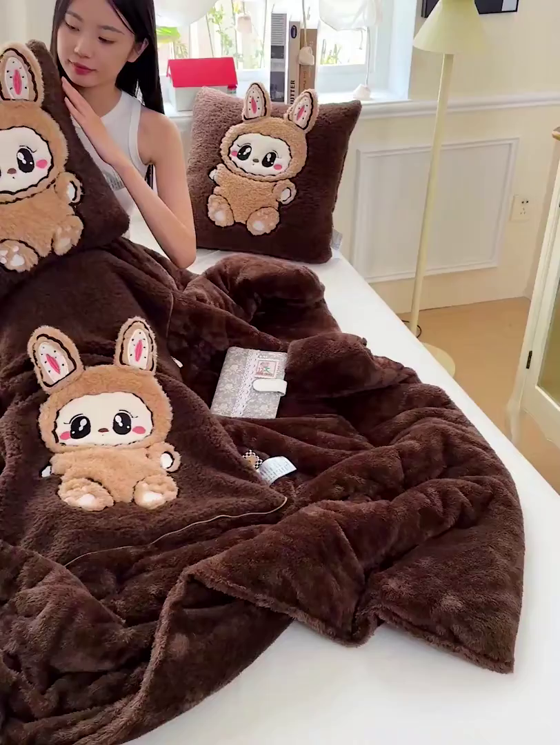 91家纺网 家纺一手货源 找家纺 古本家居 2025新款圆滚滚抱枕被 圆滚滚咖