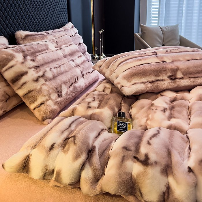 91家纺网 家纺一手货源 找家纺 （总）畅畅家纺 2025新款高克重10斤加厚轻奢扎染兔毛绒四件套-巴黎之春