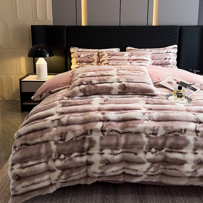 91家纺网 家纺一手货源 找家纺 （总）畅畅家纺 2025新款高克重10斤加厚轻奢扎染兔毛绒四件套-巴黎之春