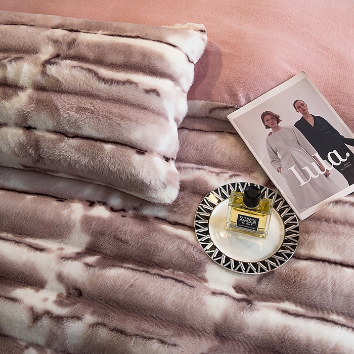 91家纺网 家纺一手货源 找家纺 （总）畅畅家纺 2025新款高克重10斤加厚轻奢扎染兔毛绒四件套-巴黎之春