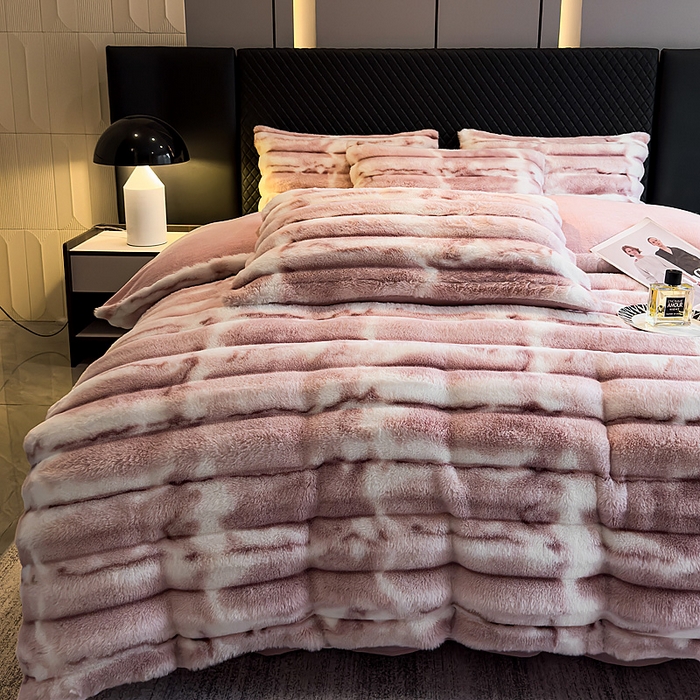 91家纺网 家纺一手货源 找家纺 畅畅家纺 2025新款高克重10斤加厚轻奢扎染兔毛绒四件套-巴黎之春 巴黎之春-皮粉