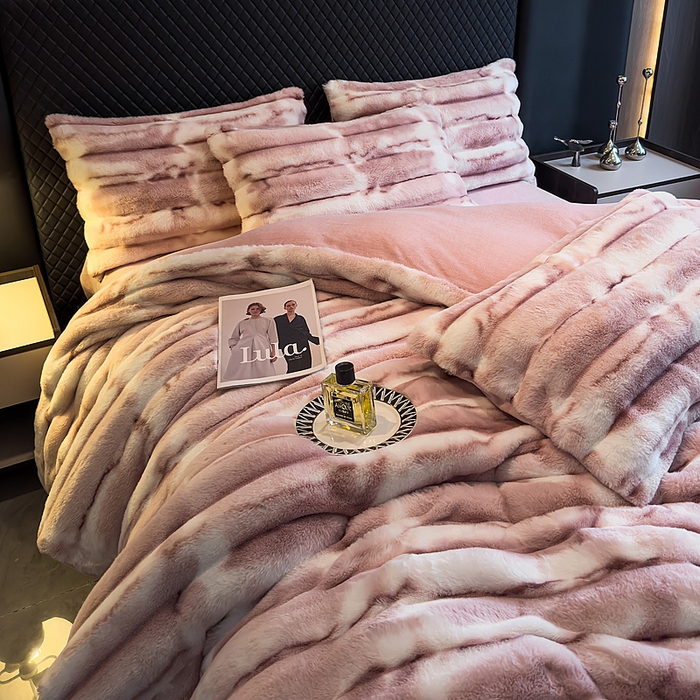 91家纺网 家纺一手货源 找家纺 畅畅家纺 2025新款高克重10斤加厚轻奢扎染兔毛绒四件套-巴黎之春 巴黎之春-皮粉