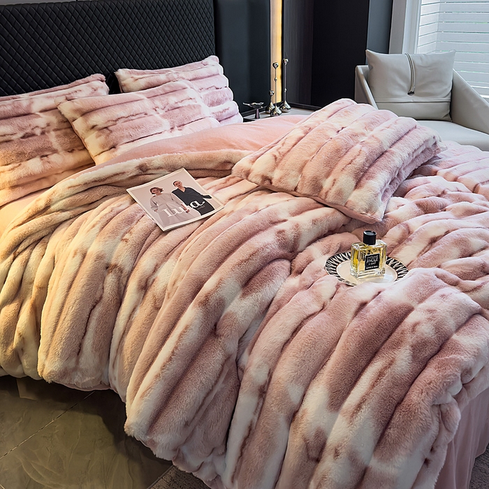 91家纺网 家纺一手货源 找家纺 畅畅家纺 2025新款高克重10斤加厚轻奢扎染兔毛绒四件套-巴黎之春 巴黎之春-皮粉