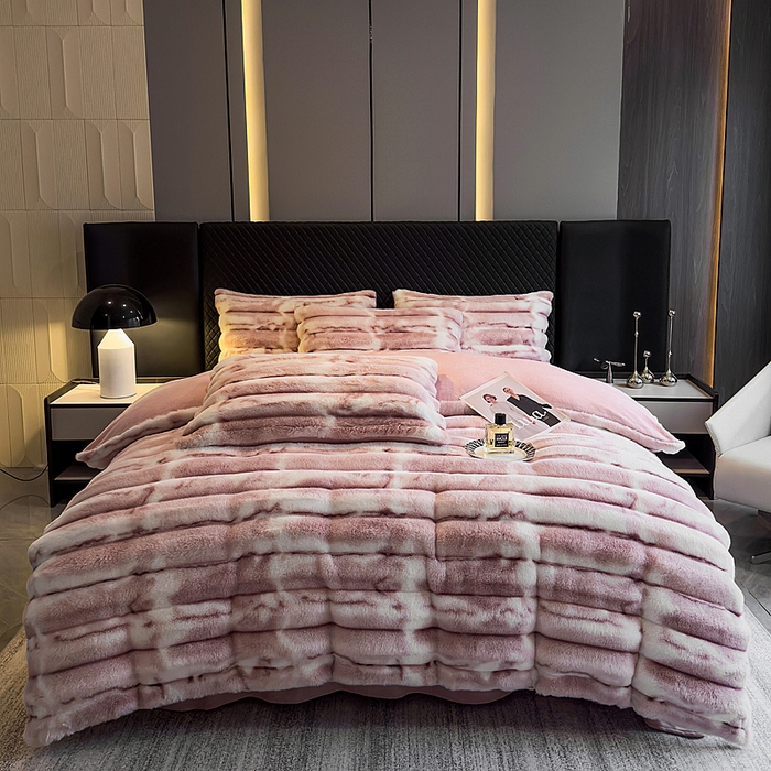 91家纺网 家纺一手货源 找家纺 畅畅家纺 2025新款高克重10斤加厚轻奢扎染兔毛绒四件套-巴黎之春 巴黎之春-皮粉