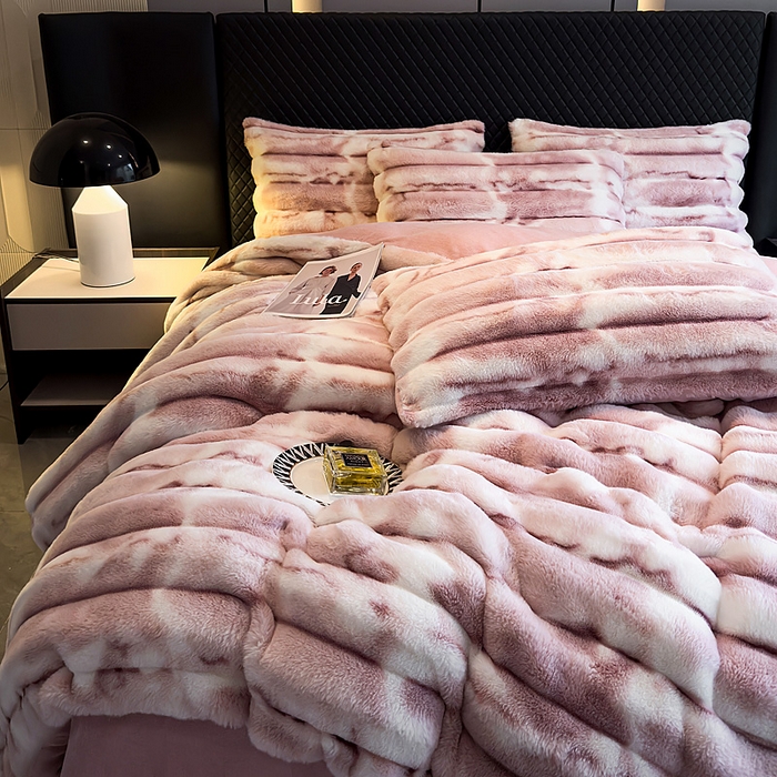 91家纺网 家纺一手货源 找家纺 畅畅家纺 2025新款高克重10斤加厚轻奢扎染兔毛绒四件套-巴黎之春 巴黎之春-皮粉