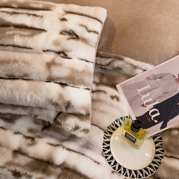 91家纺网 家纺一手货源 找家纺 畅畅家纺 2025新款高克重10斤加厚轻奢扎染兔毛绒四件套-巴黎之春 巴黎之春-驼色