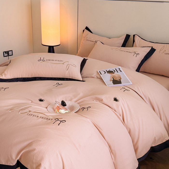 91家纺网 家纺一手货源 找家纺 （总）理想家家纺 2025新款纯棉轻奢刺绣四件套-小秘密系列场景二