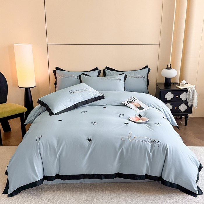 理想家家纺 2025新款纯棉轻奢刺绣四件套-小秘密系列场景二 小秘密 蓝
