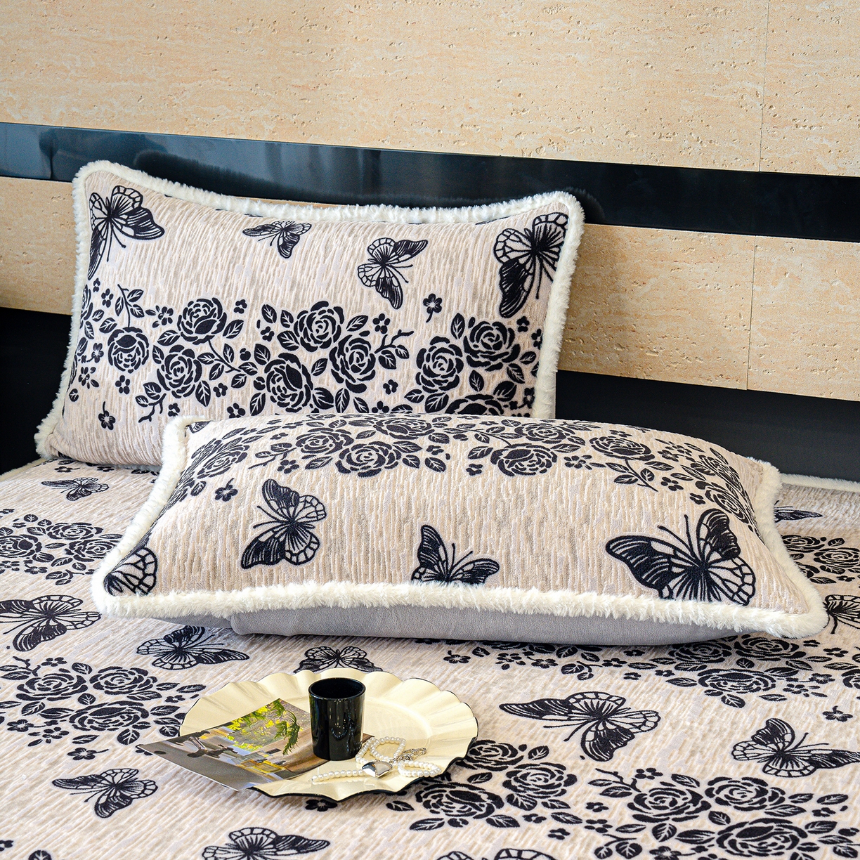 91家纺网 家纺一手货源 找家纺 ME/ERA HOME寐时代 2025新款牛奶绒雕花兔毛绒包边床笠 蝶恋花香