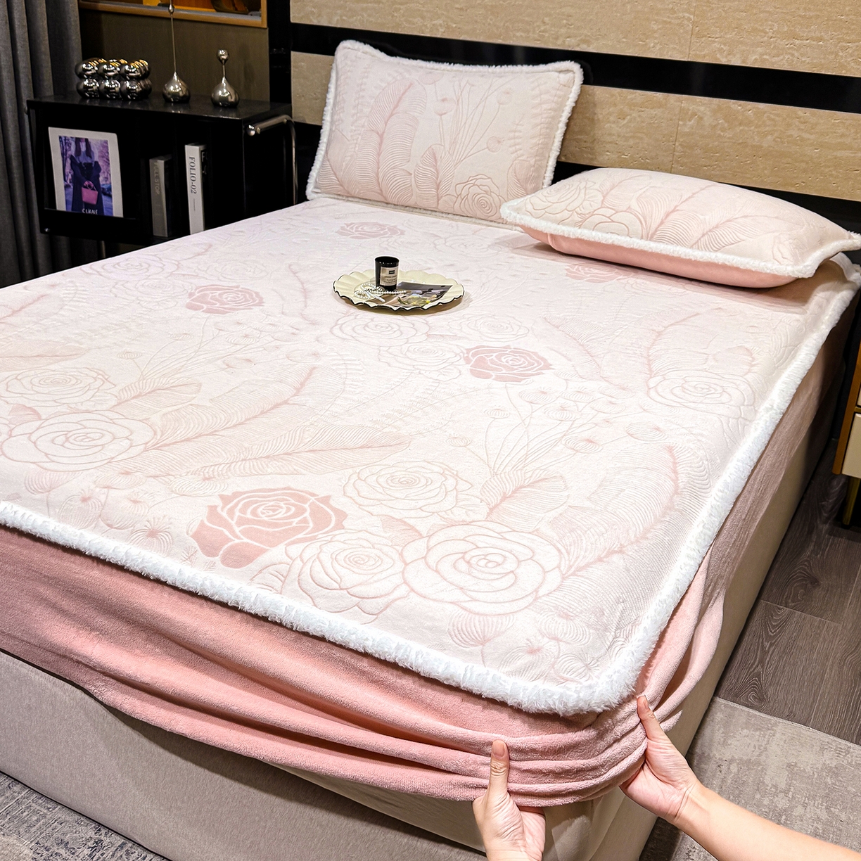 ME/ERA HOME寐时代 2025新款牛奶绒雕花兔毛绒包边床笠 繁花朵朵