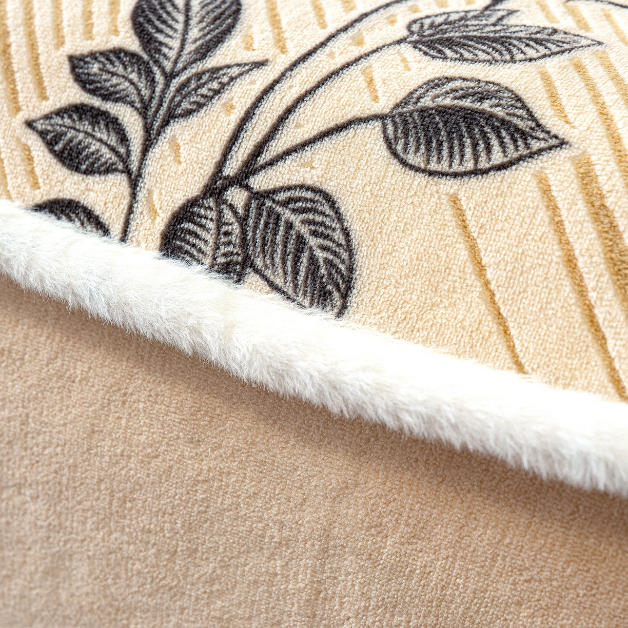 91家纺网 家纺一手货源 找家纺 ME/ERA HOME寐时代 2025新款牛奶绒雕花兔毛绒包边床笠 水墨玫瑰