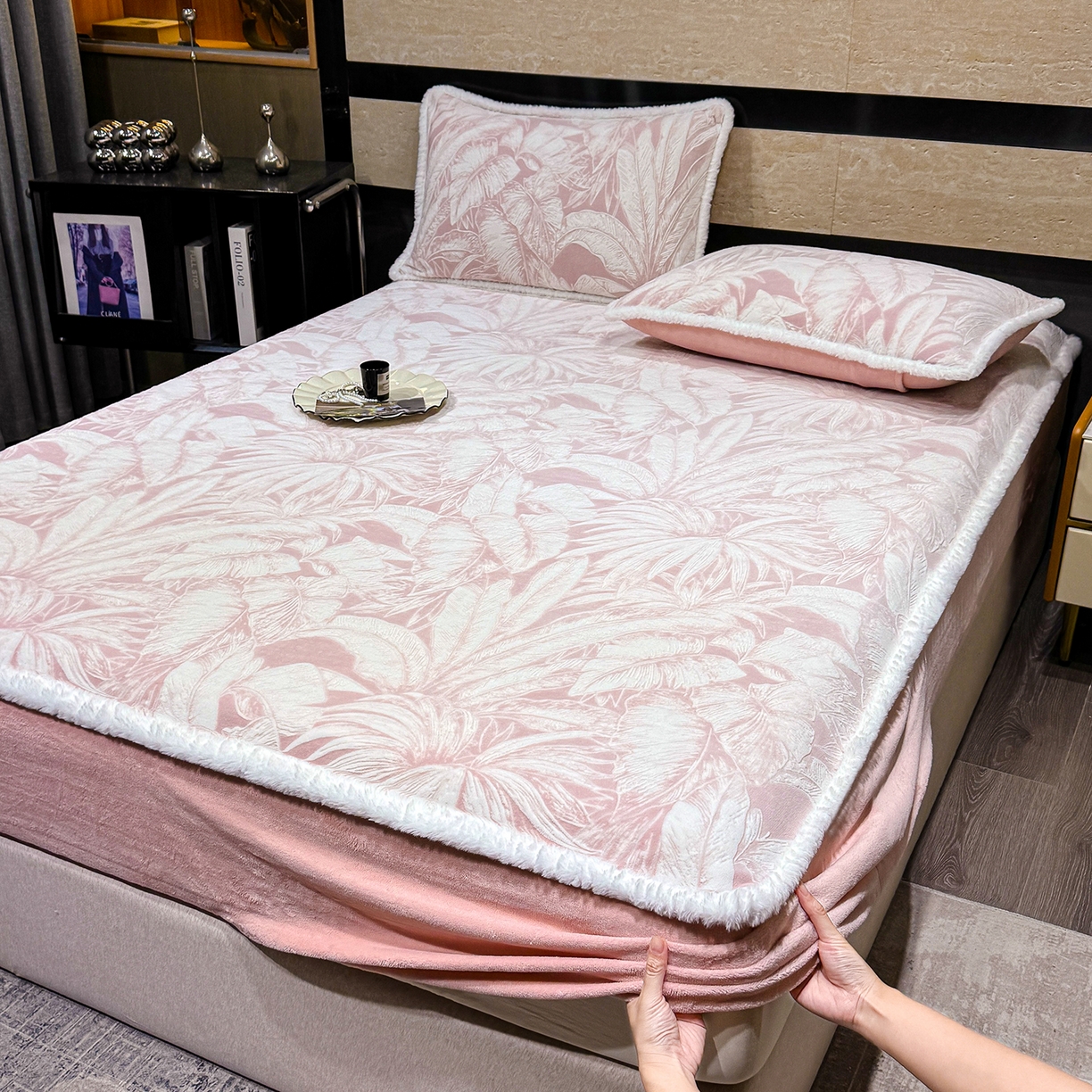 ME/ERA HOME寐时代 2025新款牛奶绒雕花兔毛绒包边床笠 仲夏浪漫