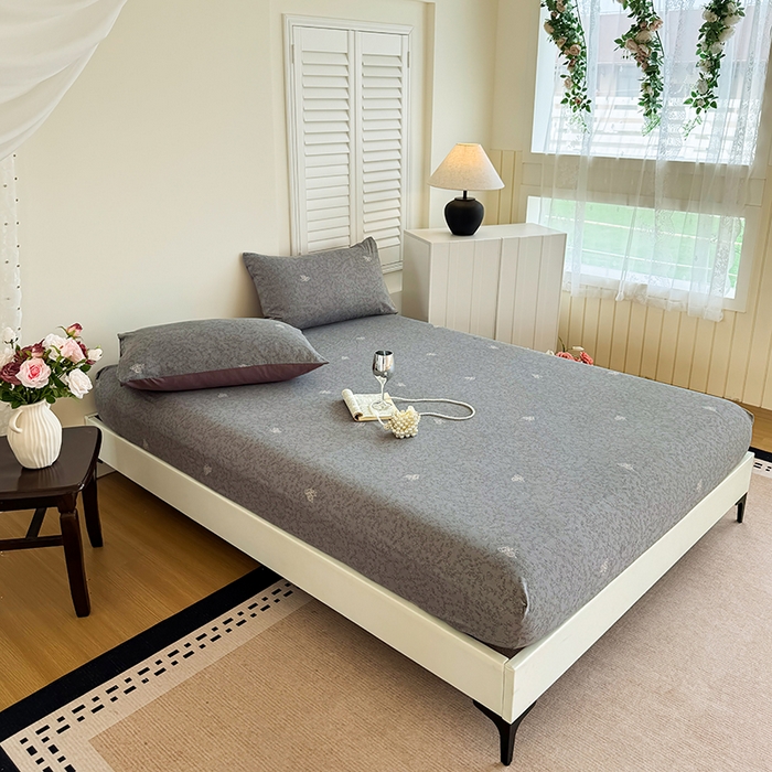 91家纺网 家纺一手货源 找家纺 卢赛尔 2025新款水洗珍珠棉皱皱纱印花床笠 暗香