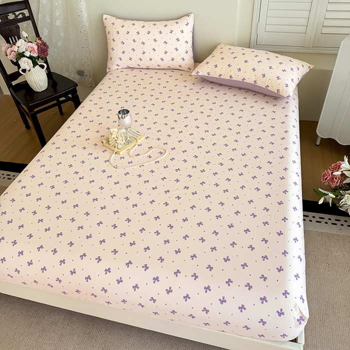 91家纺网 家纺一手货源 找家纺 卢赛尔 2025新款水洗珍珠棉皱皱纱印花床笠 蝴蝶结紫