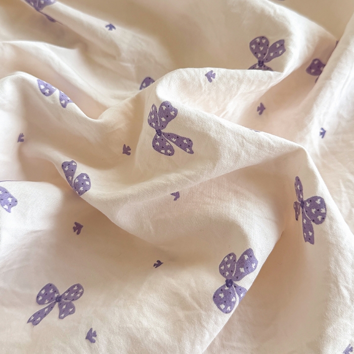 91家纺网 家纺一手货源 找家纺 卢赛尔 2025新款水洗珍珠棉皱皱纱印花床笠 蝴蝶结紫