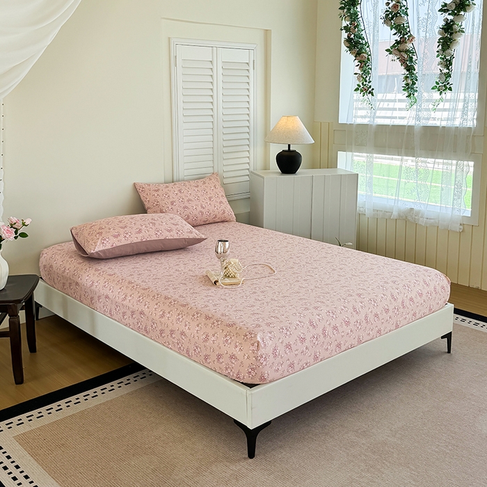 91家纺网 家纺一手货源 找家纺 卢赛尔 2025新款水洗珍珠棉皱皱纱印花床笠 蔷薇-粉