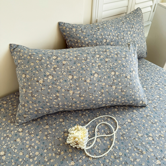 91家纺网 家纺一手货源 找家纺 卢赛尔 2025新款水洗珍珠棉皱皱纱印花床笠 秋草-灰