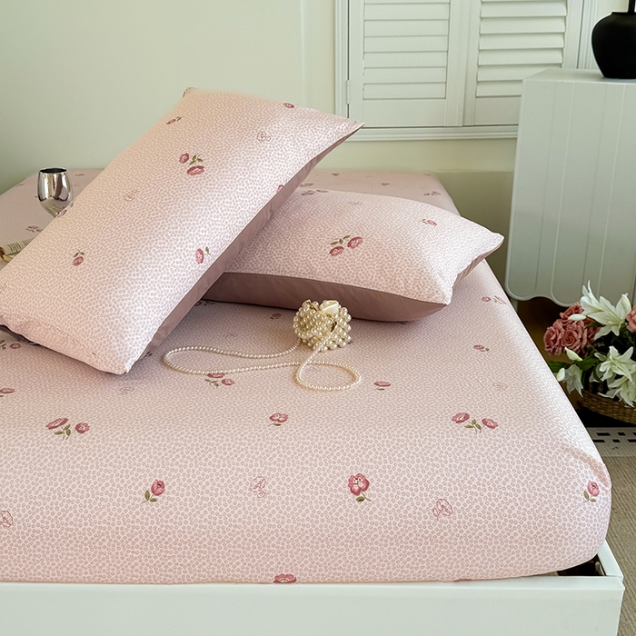 91家纺网 家纺一手货源 找家纺 卢赛尔 2025新款水洗珍珠棉皱皱纱印花床笠 相思粉