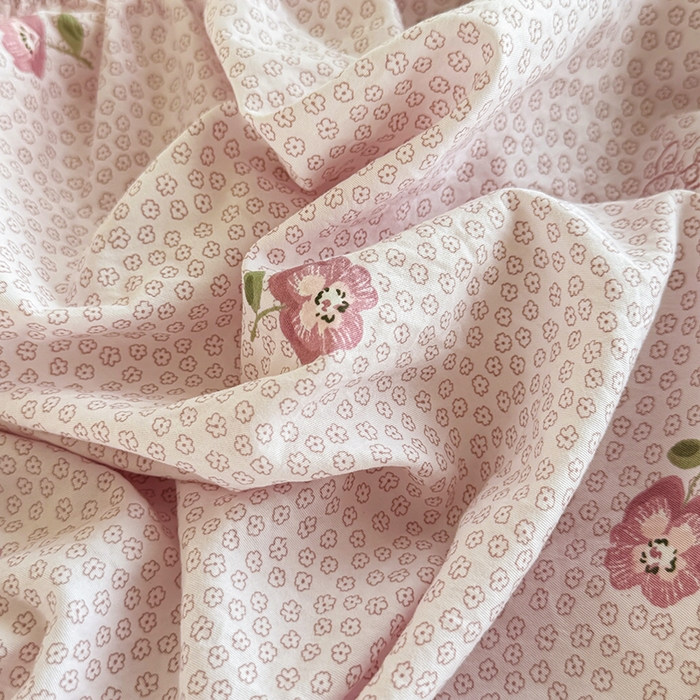 91家纺网 家纺一手货源 找家纺 卢赛尔 2025新款水洗珍珠棉皱皱纱印花床笠 相思粉