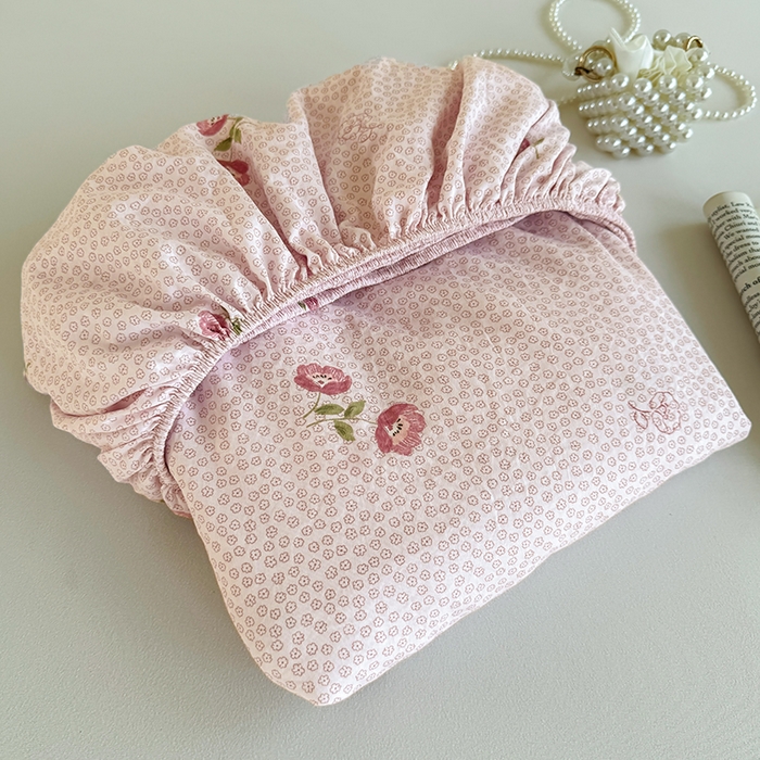 91家纺网 家纺一手货源 找家纺 卢赛尔 2025新款水洗珍珠棉皱皱纱印花床笠 相思粉