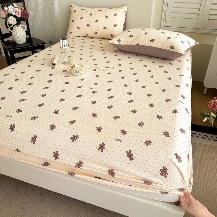 卢赛尔 2025新款水洗珍珠棉皱皱纱印花床笠 小棕熊