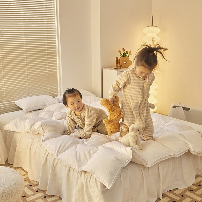 91家纺网 家纺一手货源 找家纺 暖羽屋羽绒馆 2025新款天丝莱赛尔羽绒丝被芯羽绒被子1.5米儿童学生羽绒被1.2婴幼儿园 平格-白