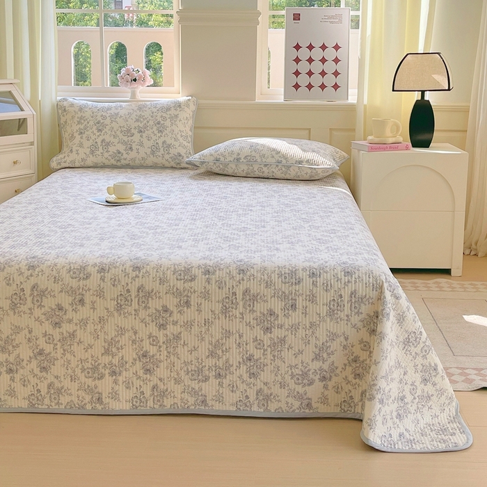 91家纺网 家纺一手货源 找家纺 金丝兔 2025新款小清新斜纹纯棉床盖 全棉夹棉床盖 床盖三件套 榻榻米抗盖绗缝加厚床单 白山茶